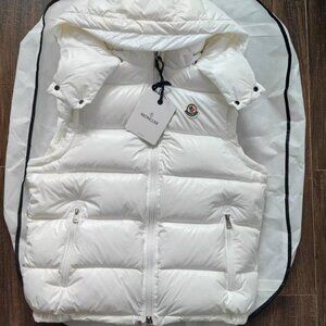 New Women's Moncler Warm Short Down Vest Size M/2